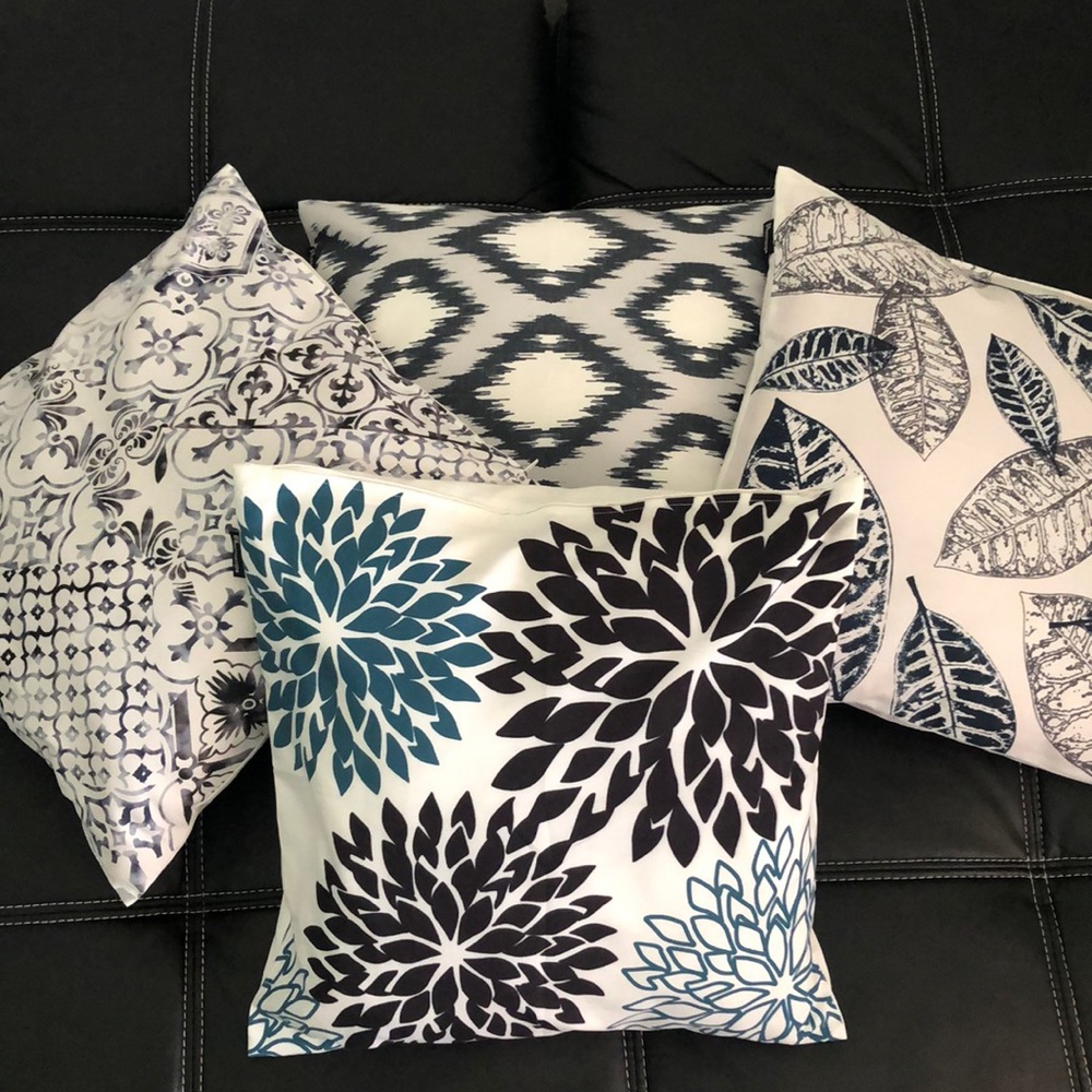 ❌Sold❌Throw pillows